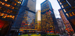 buildings d'un quartier d'affaire en vue de dessous